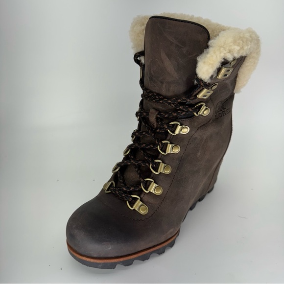 Sorel Conquest Shearling Wedge Ankle Boots Color Tobacco Brown. SZ 7 - Picture 4 of 10